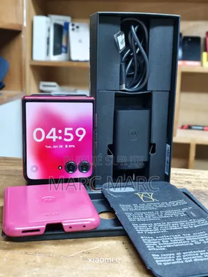 Nouveau Motorola Razr 50 Ultra 512 GB Vert