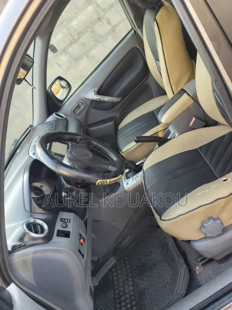 Toyota RAV4 2019 Gris