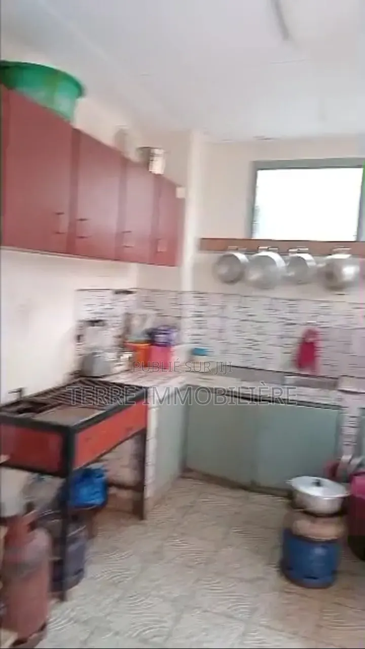 3chbre Villa dans La Terre Immobilière, Cocody à Vendre