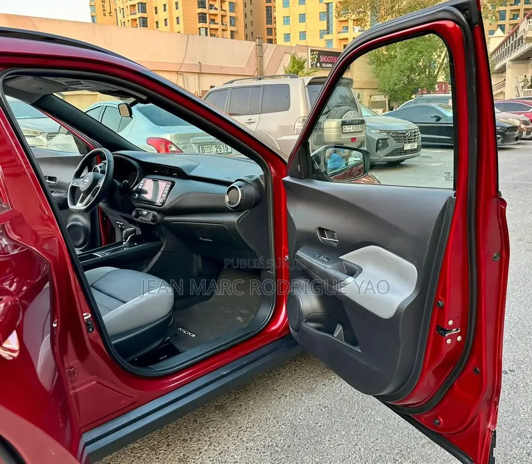 Nissan Kicks 2023 Bordeaux