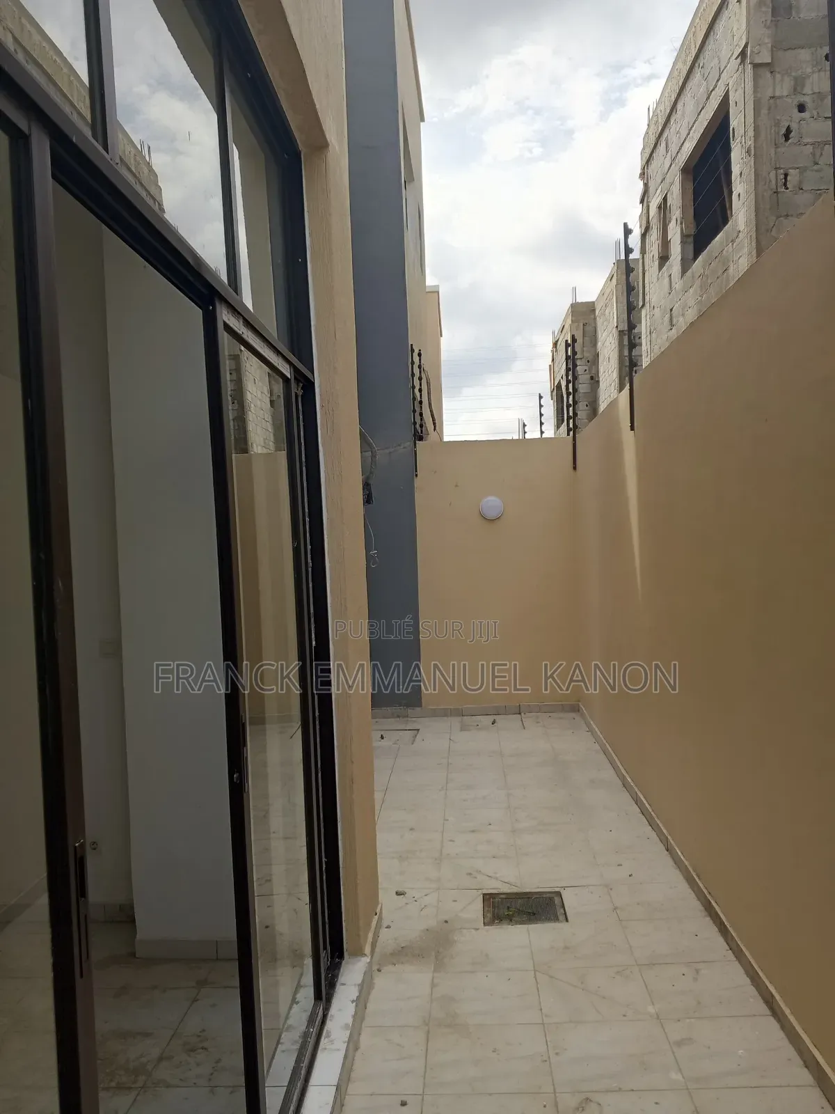 Meublé 4chbre Villa dans Appartement Ideal, Cocody à Vendre