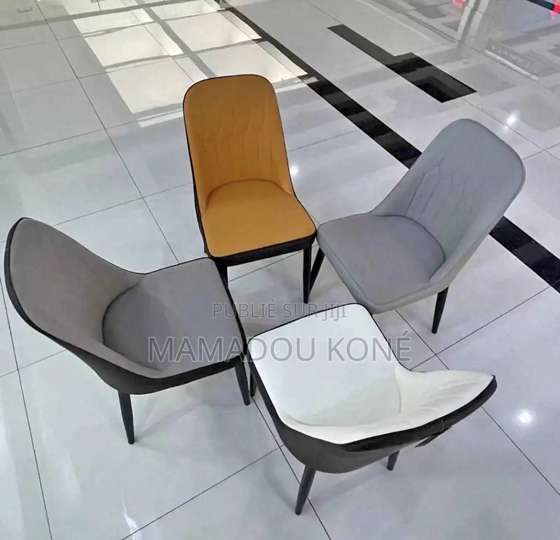 Chaise Disponible