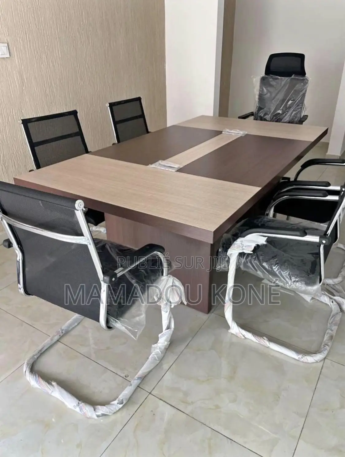 Table De Réunions
