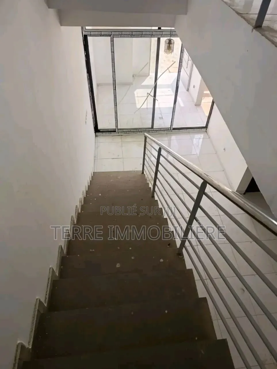 4chbre Villa dans La Terre Immobilière, Cocody à Vendre