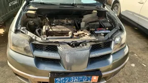 Mitsubishi Outlander 2.4 2003 Gris