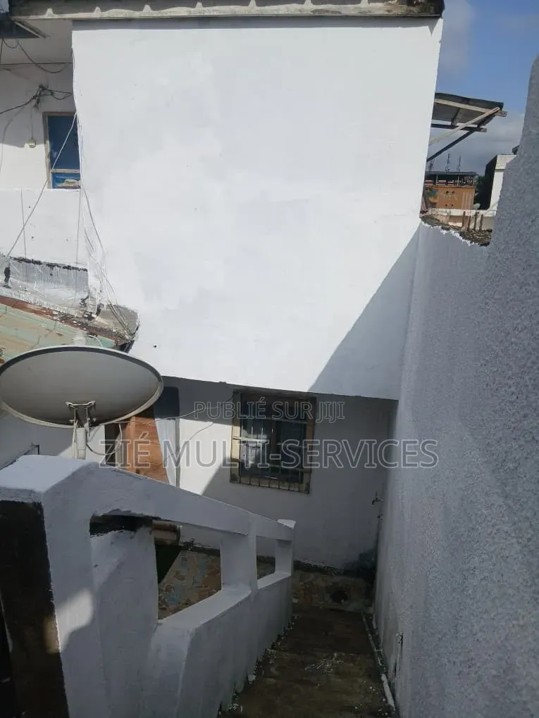 Meublé 5chbre Villa dans Zié Multi-Service, Cocody à Vendre