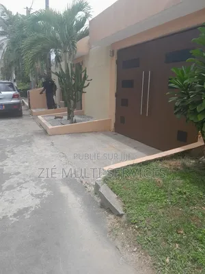 Meublé 5chbre Villa dans Zié Multi-Service, Cocody à Vendre