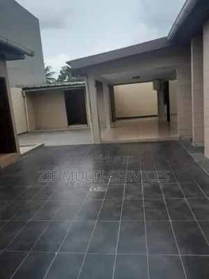 Meublé 5chbre Villa dans Zié Multi-Service, Cocody à Vendre