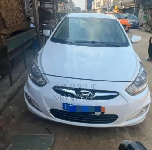 Hyundai Accent 2015 Blanc