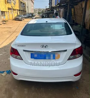 Hyundai Accent 2015 Blanc