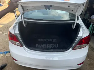 Hyundai Accent 2015 Blanc