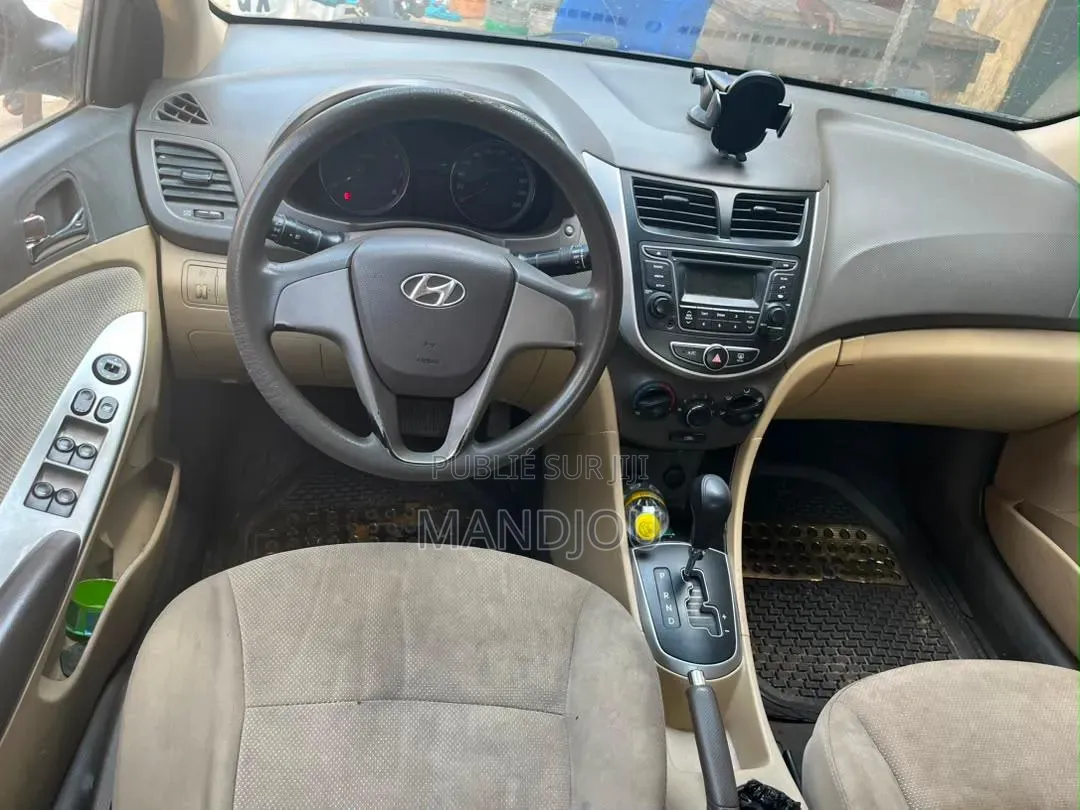 Hyundai Accent 2015 Blanc