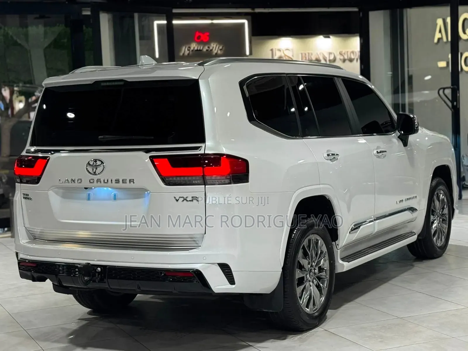 Nouveau Toyota Land Cruiser 2026 Blanc cassé