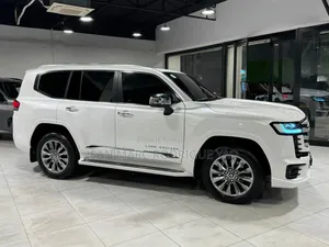 Nouveau Toyota Land Cruiser 2026 Blanc cassé