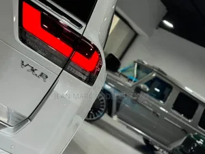 Nouveau Toyota Land Cruiser 2026 Blanc cassé
