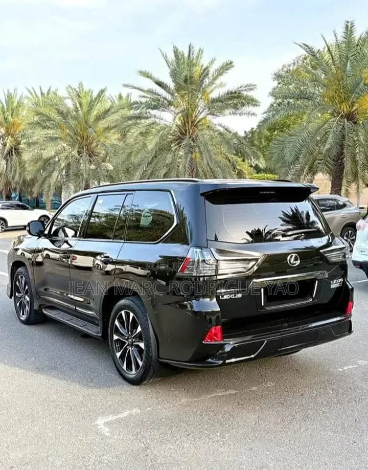 Lexus LX 2021 Noir