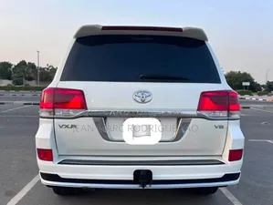 Toyota Land Cruiser 2011 Blanc cassé