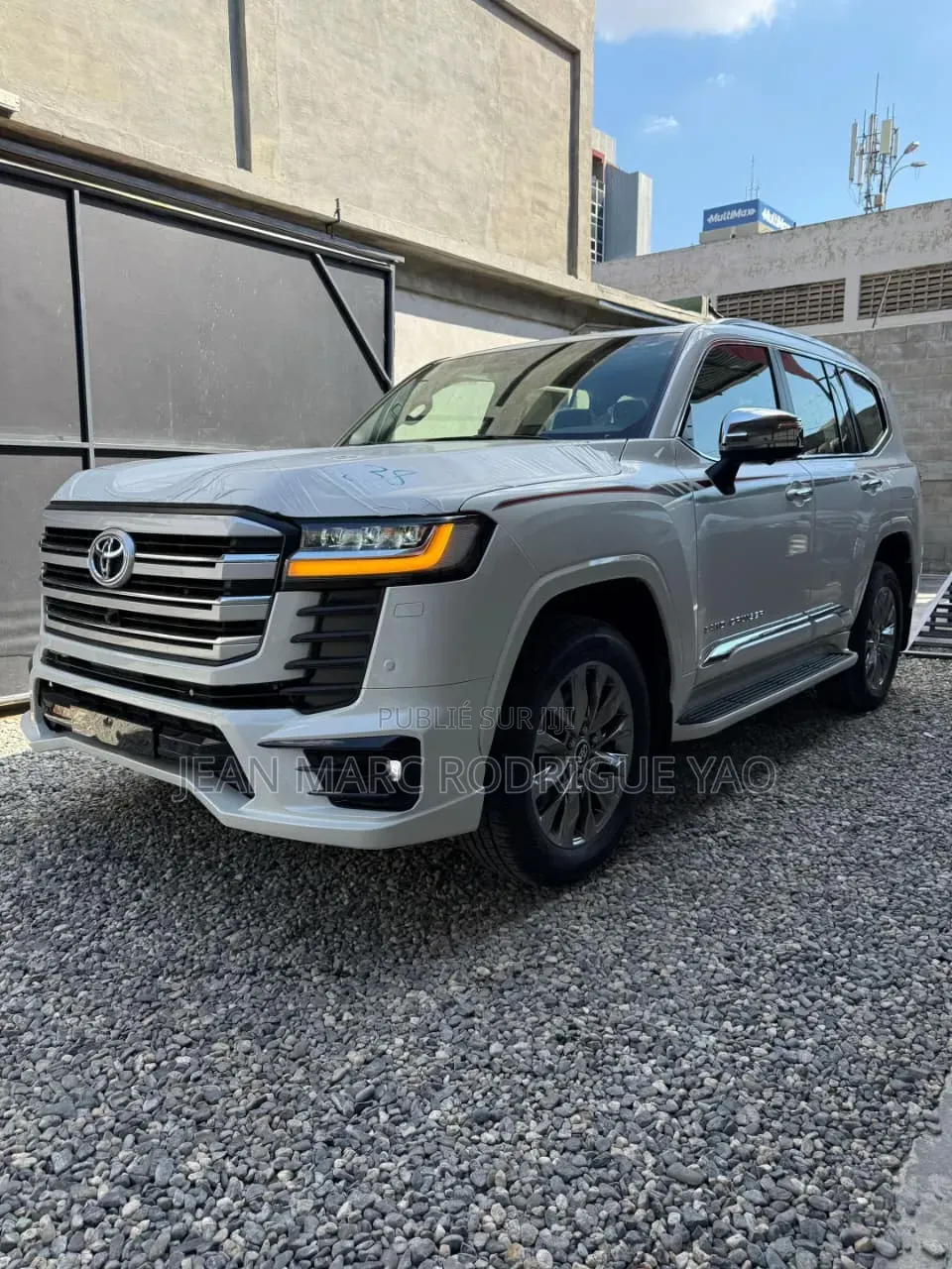 Nouveau Toyota Land Cruiser 2025 Blanc cassé
