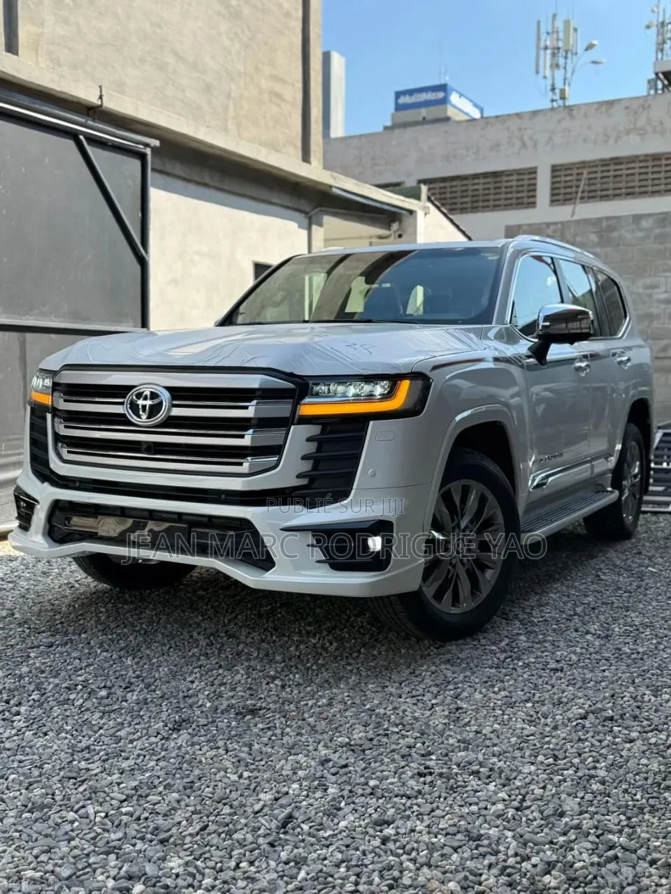 Nouveau Toyota Land Cruiser 2025 Blanc cassé