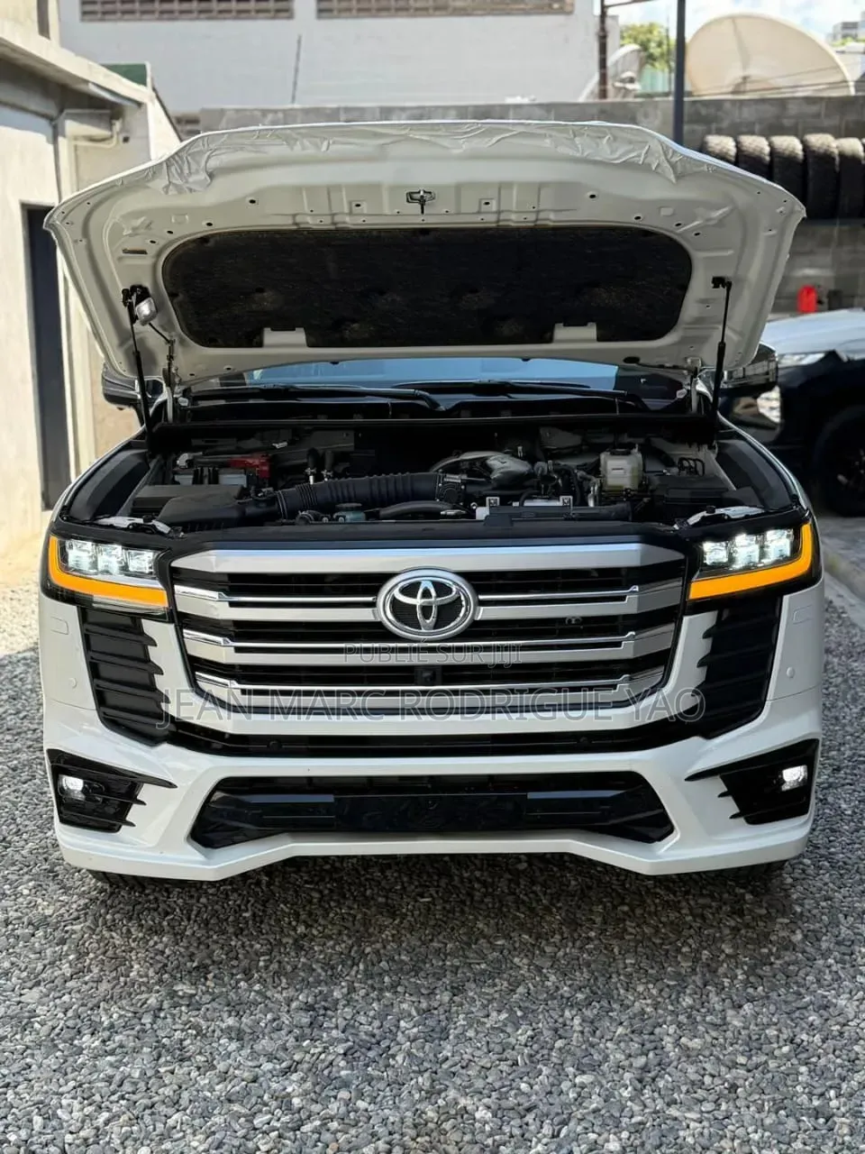 Nouveau Toyota Land Cruiser 2025 Blanc cassé