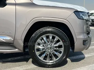 Nouveau Toyota Land Cruiser 2026 Beige