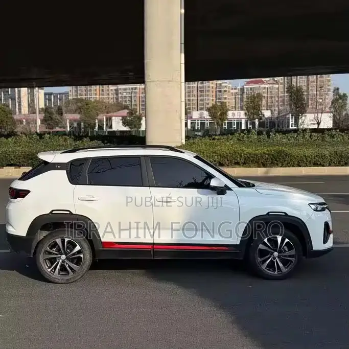 Nouveau Changan CS35 2023 Blanc cassé