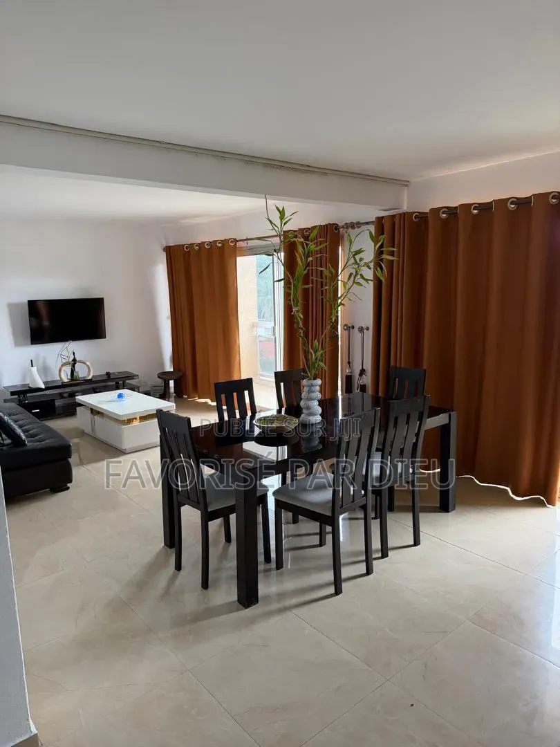 Meublé 2chbre Appartement dans Cocody à Louer