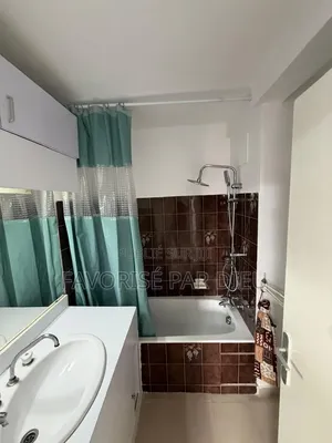 Meublé 2chbre Appartement dans Cocody à Louer