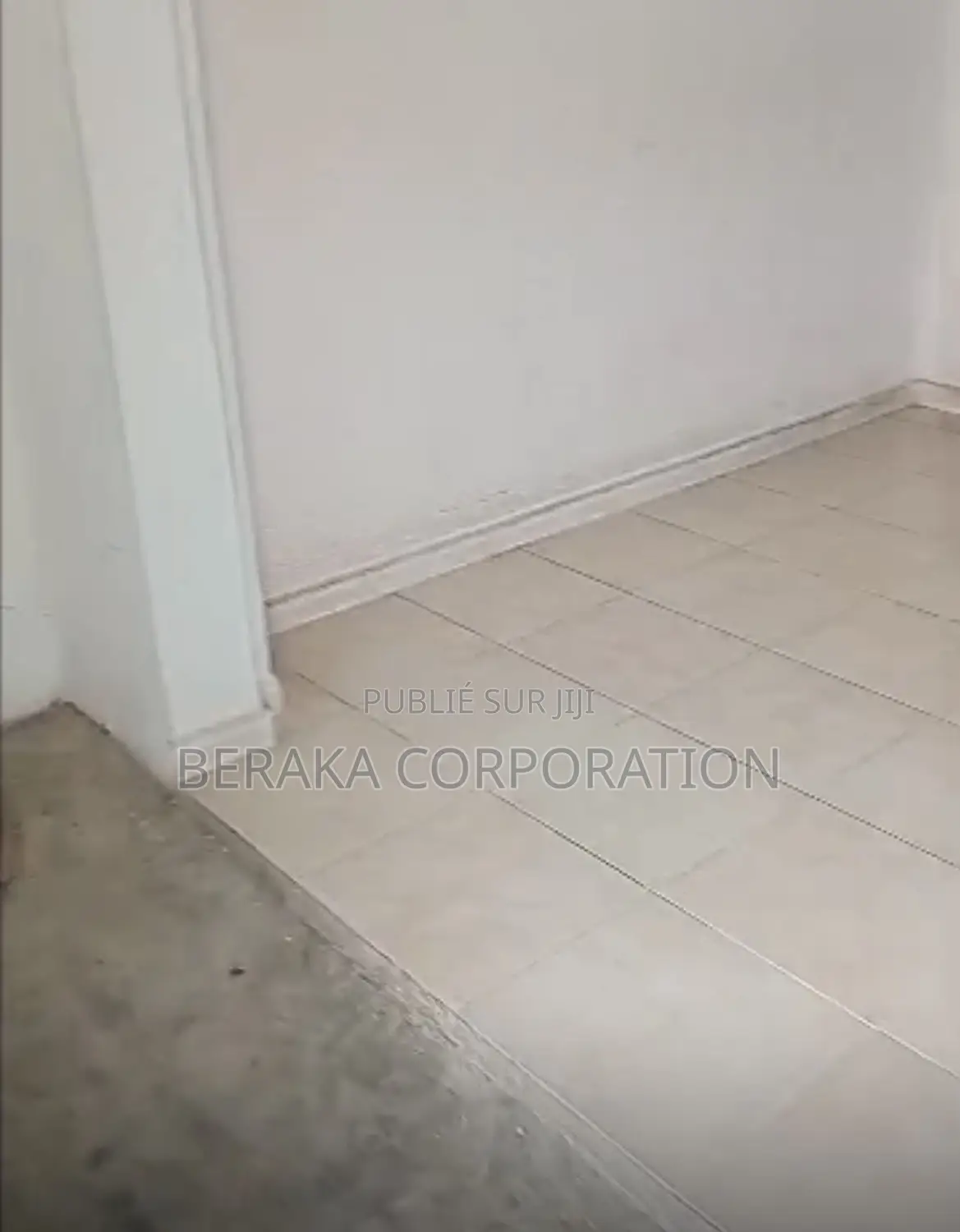 3chbre Villa dans Beraka Corporation, Cocody à Vendre
