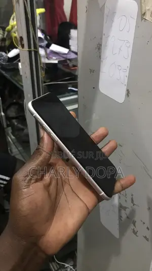 Apple iPhone 11 64 GB Blanc