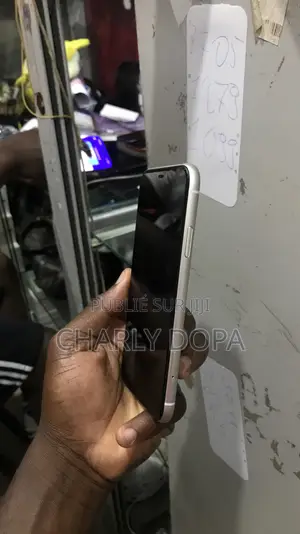 Apple iPhone 11 64 GB Blanc
