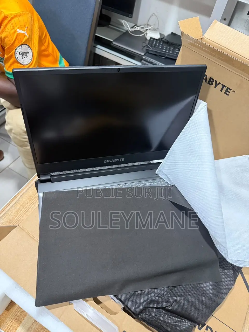 Nouveau Ordinateur portable Gigabyte A5 16GB AMD Ryzen 9 SSD 512GB