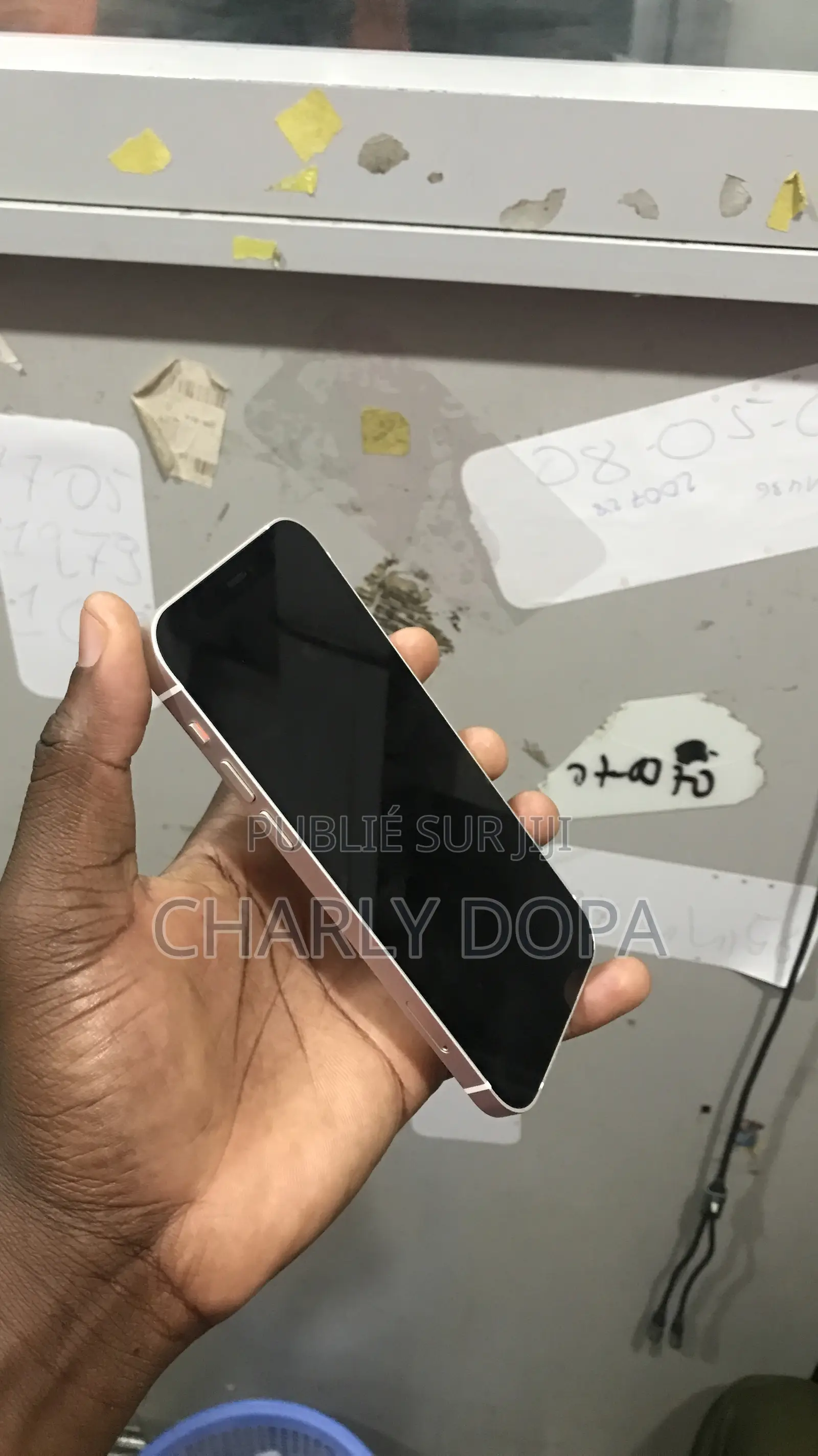 Apple iPhone 12 64 GB Blanc