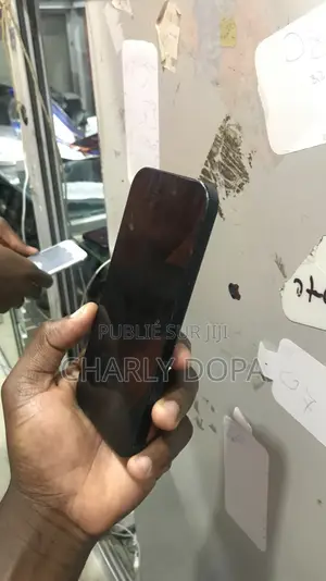 Apple iPhone 16 128 GB Noir