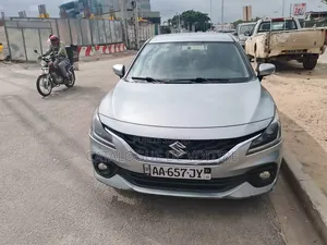 Suzuki Baleno 2024 Gris