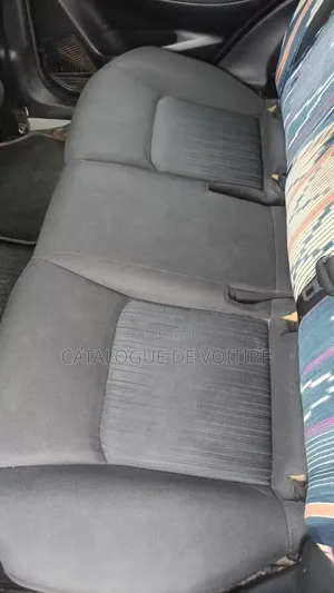 Suzuki Baleno 2024 Gris