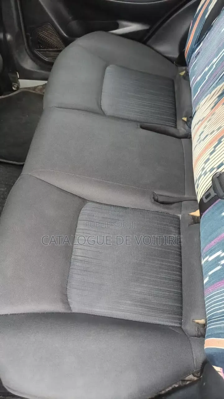 Suzuki Baleno 2024 Gris