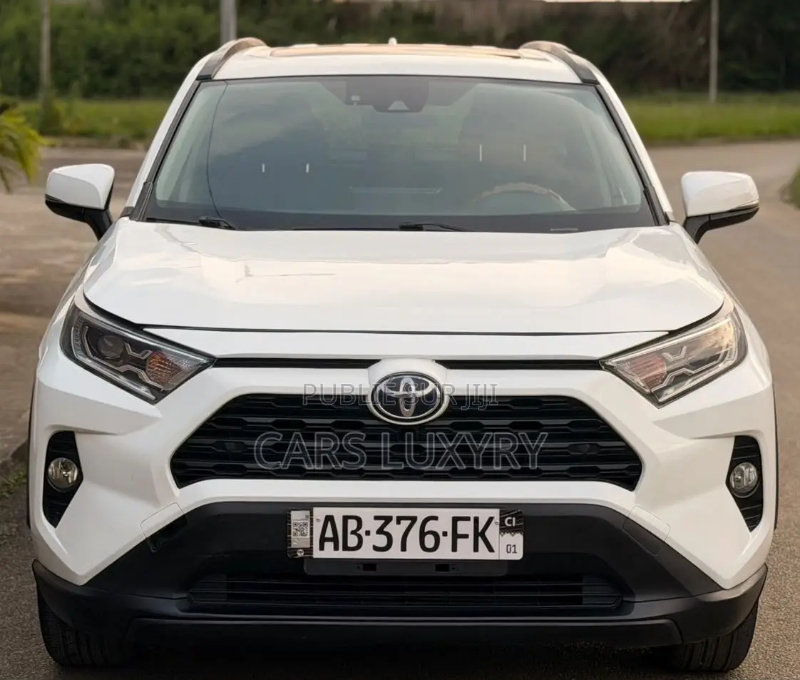 Toyota RAV4 XLE 2022 Blanc