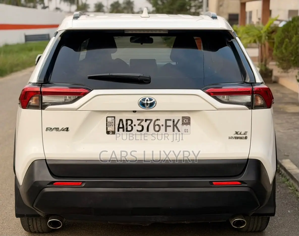 Toyota RAV4 XLE 2022 Blanc