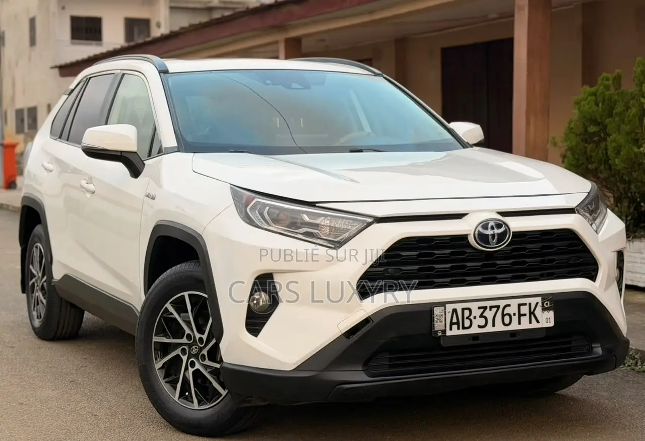 Toyota RAV4 XLE 2022 Blanc