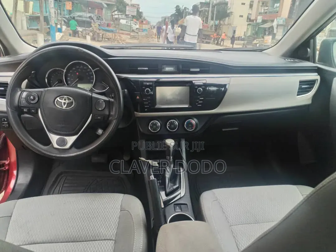 Toyota Corolla 2017 Rouge