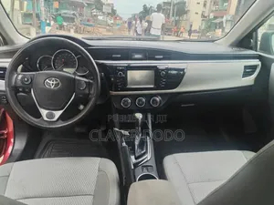 Toyota Corolla 2017 Rouge