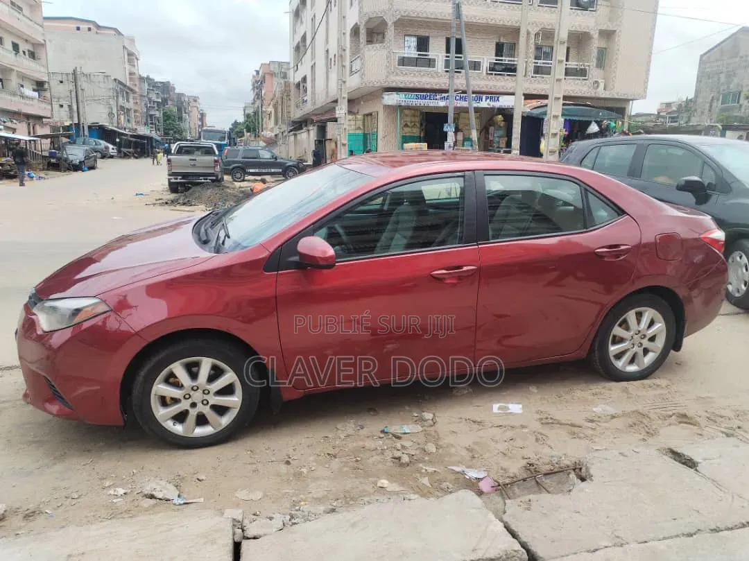 Toyota Corolla 2017 Rouge