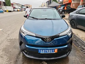 Toyota C-HR 2018 Bleu