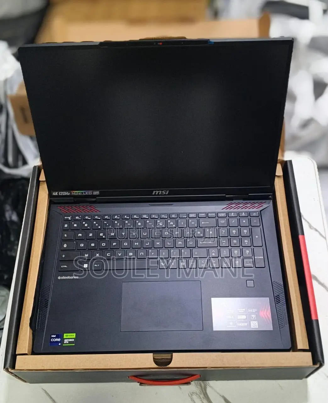 Nouveau MSI Raider 18 HX AI A2XW 64GB Intel Core i9 SSD 2T