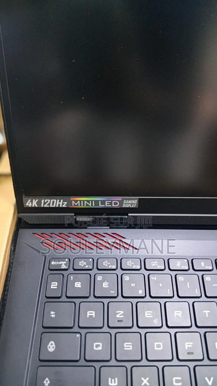 Nouveau MSI Raider 18 HX AI A2XW 64GB Intel Core i9 SSD 2T