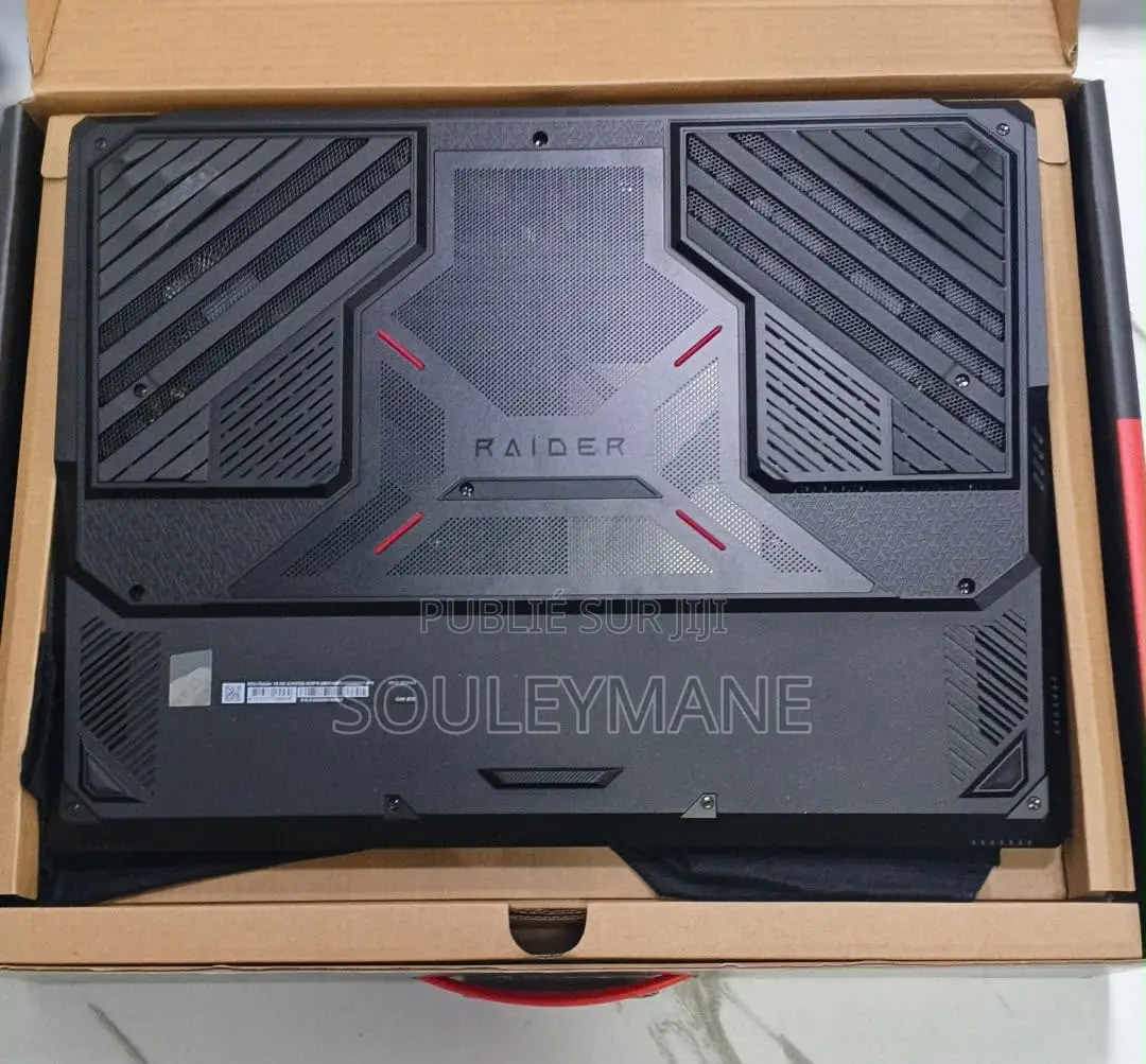 Nouveau MSI Raider 18 HX AI A2XW 64GB Intel Core i9 SSD 2T