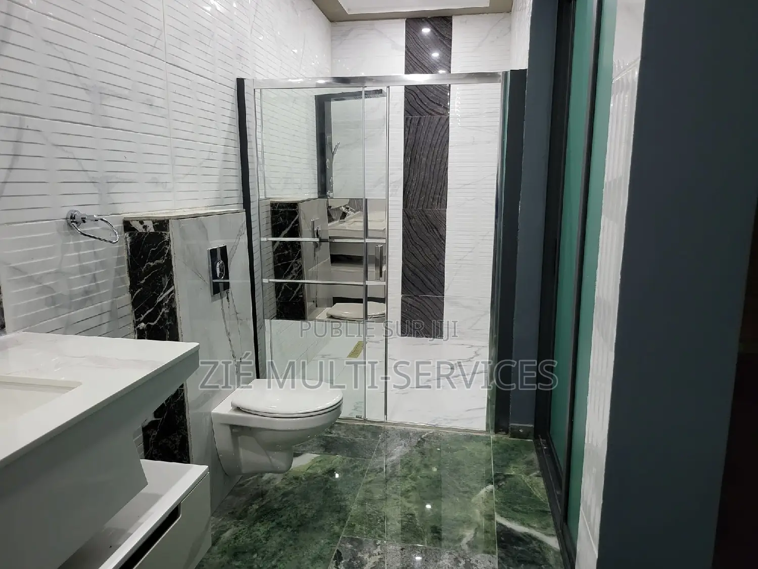 Furnished 10chbre Duplex dans Zié Multi-Services, Grand-Bassam