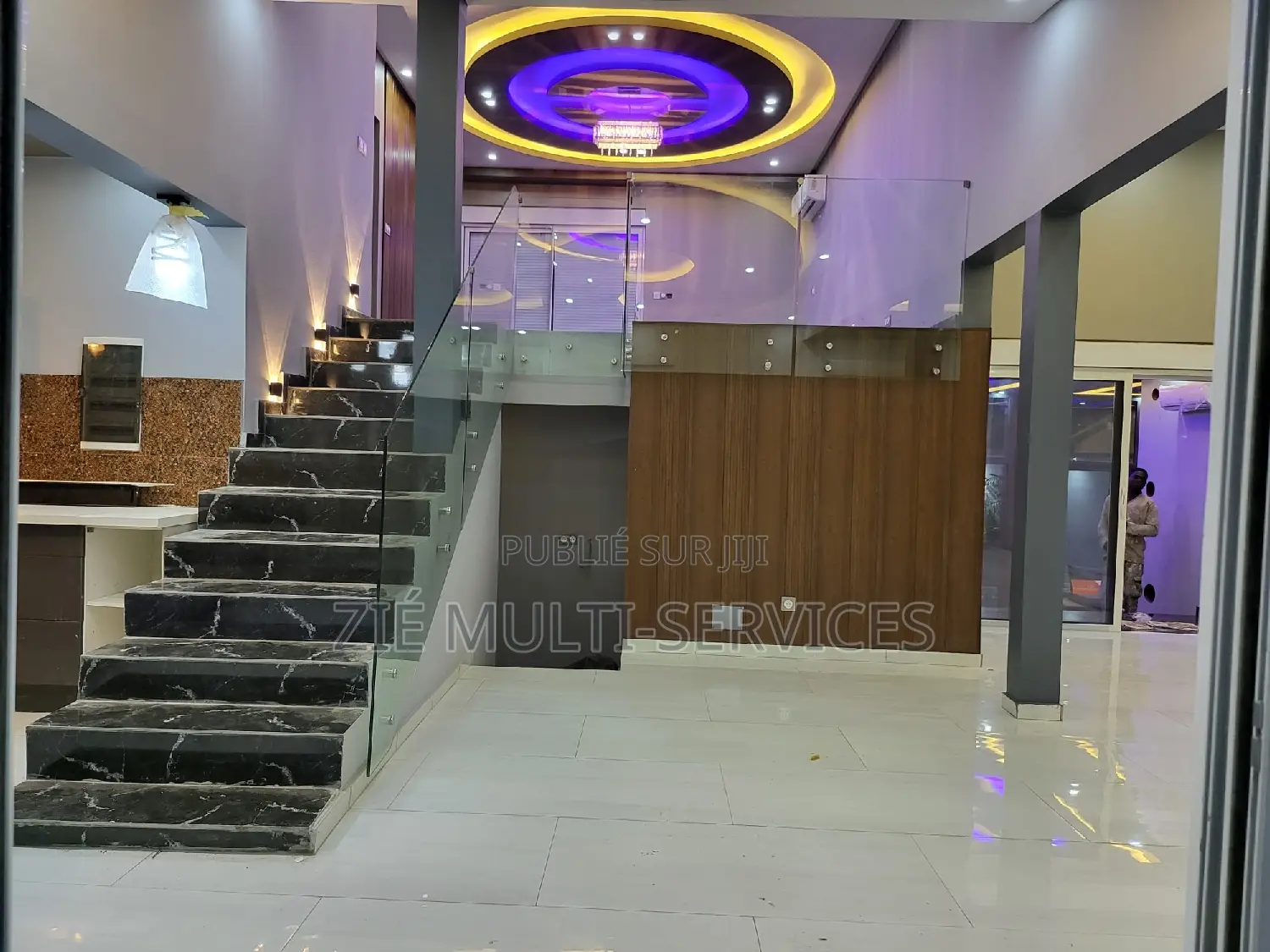 Furnished 10chbre Duplex dans Zié Multi-Services, Grand-Bassam