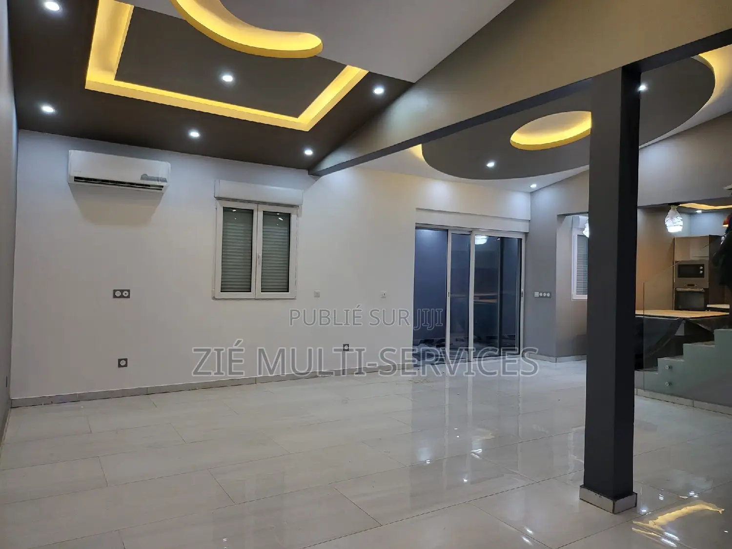 Furnished 10chbre Duplex dans Zié Multi-Services, Grand-Bassam
